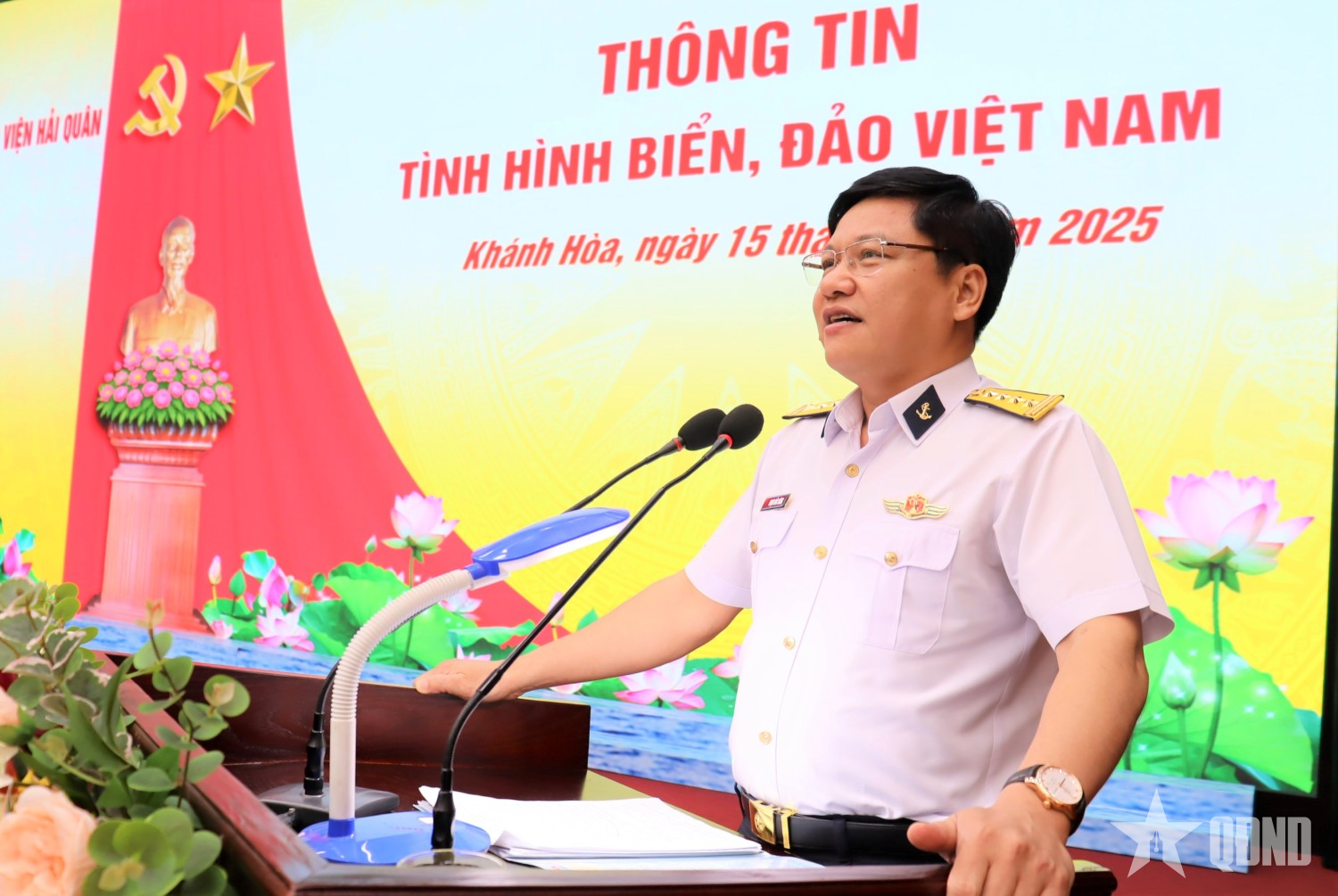 Trường Chính trị tỉnh Đắk Lắk tham quan, nghiên cứu về biển, đảo tại Học viện Hải quân